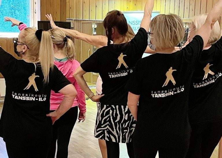 logon suunnittelu tanssin ilo painatettu selkiin.